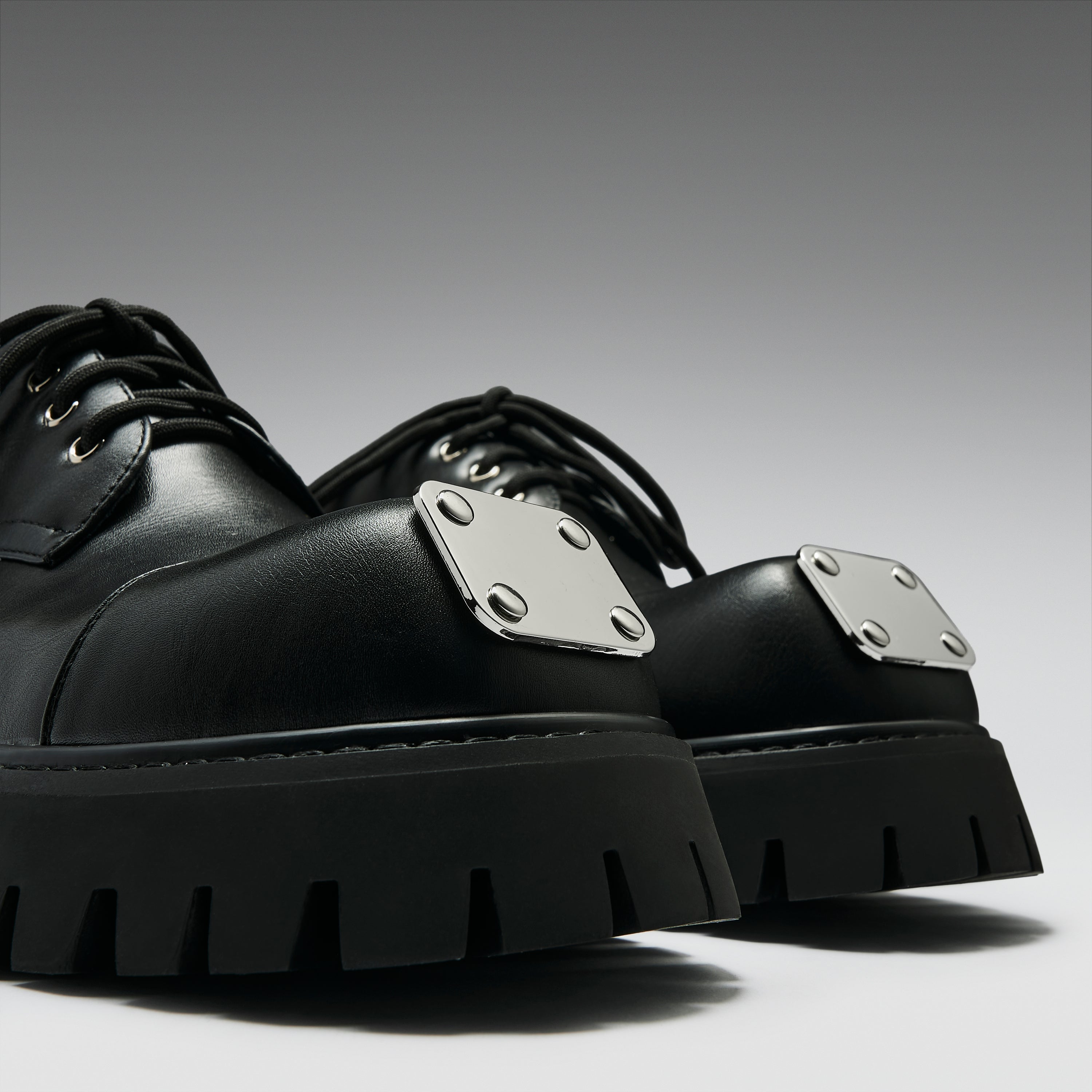 KOI Gehrman Metal Cap Men's Chunky Shoes - Shadow