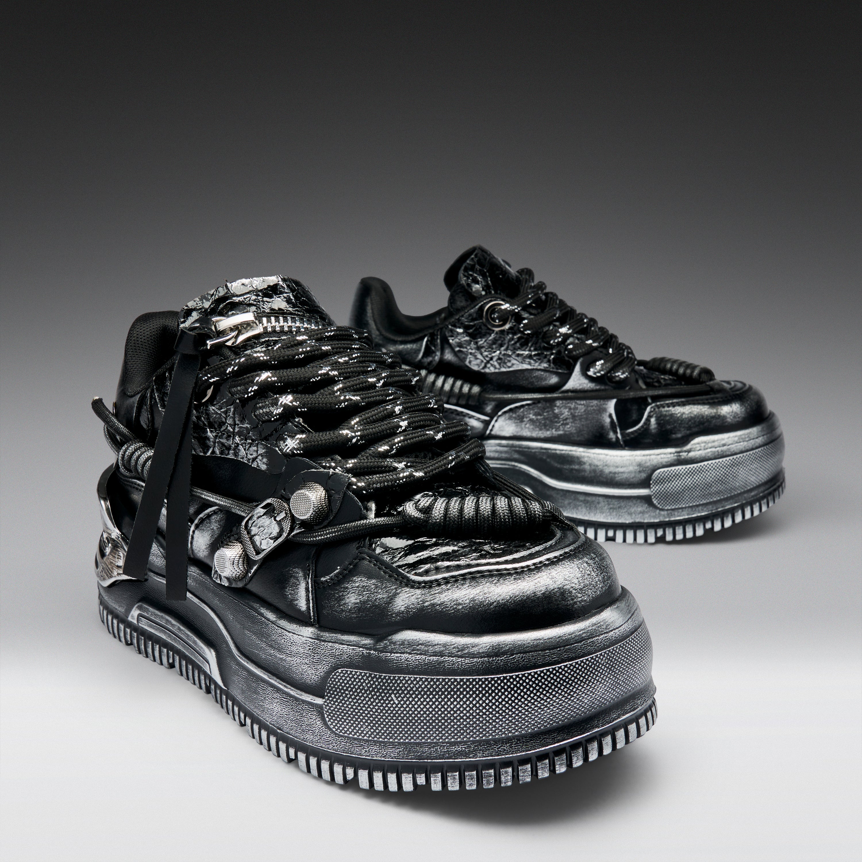 KOI Metamorphosis Men's Distressed Platform Trainers - Black Fade-Clearance