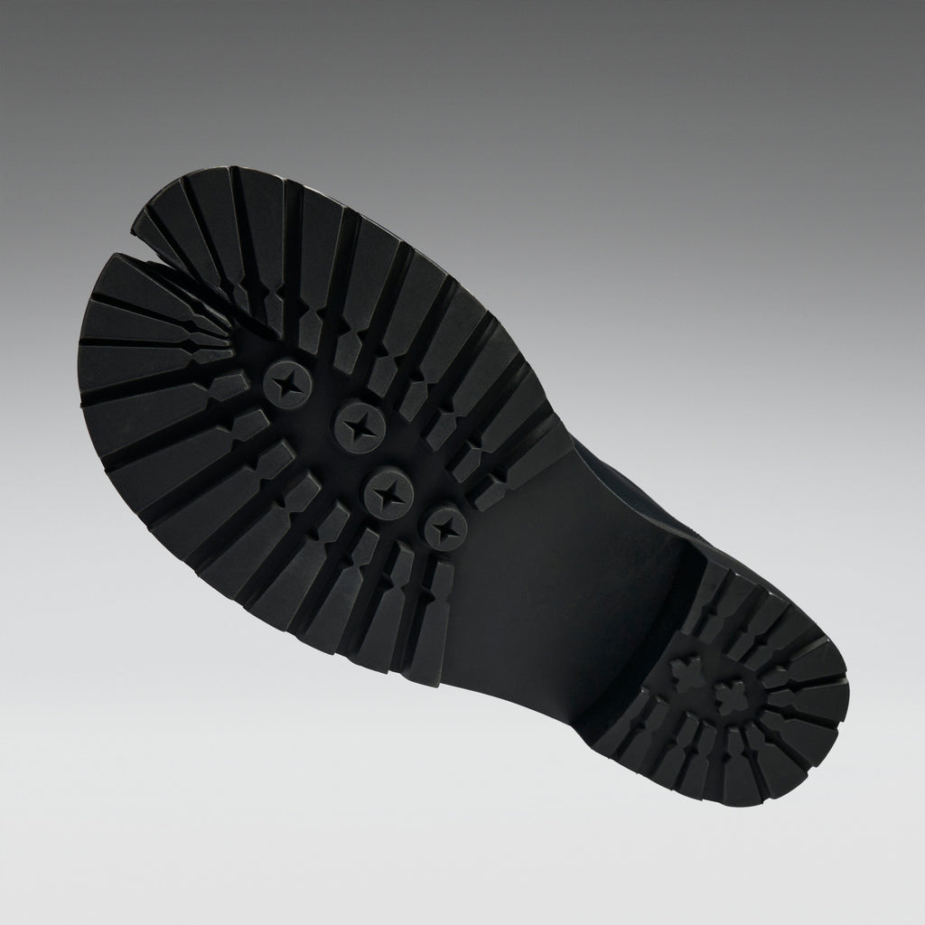 KOi Wildspear Tabi Shoes- Black